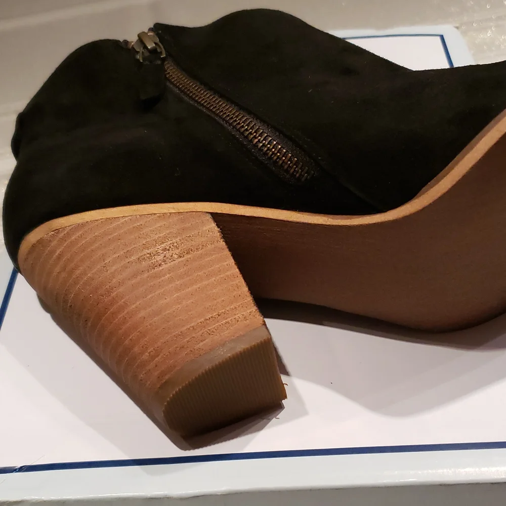 SUSINA Boots Suede Leather Fashion Bootie NEW Comfort Heel Women's 11 BLACK